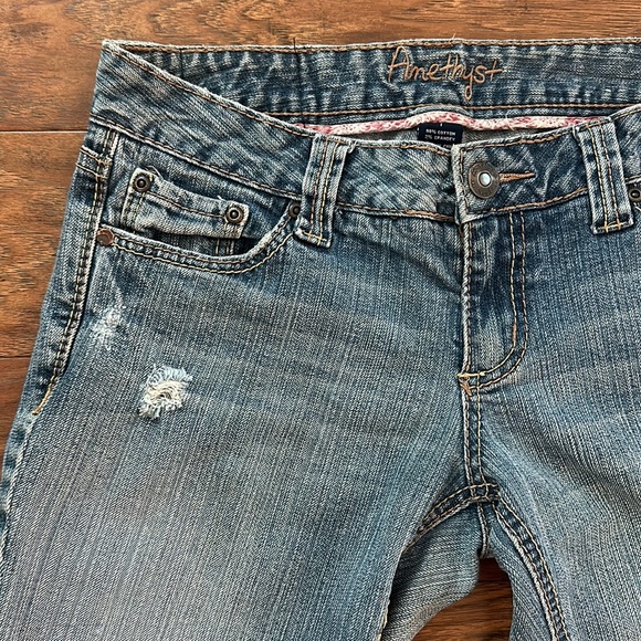 Vintage Amethyst light wash distressed jeans - Picture 3 of 12